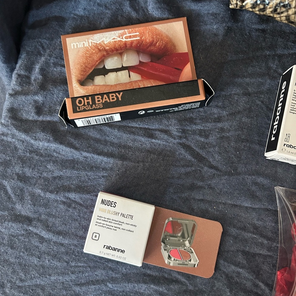 6 piece makeup bundle - Picture 3 of 5